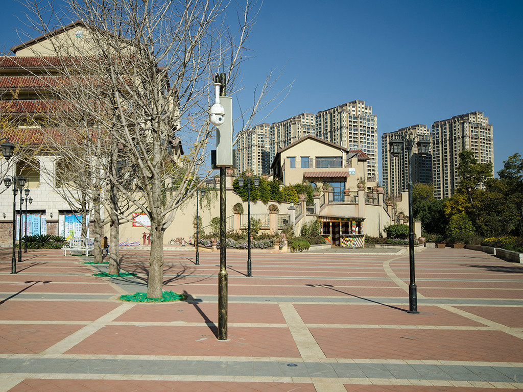 云南監(jiān)控桿廠家告訴您怎樣選擇安防監(jiān)控桿