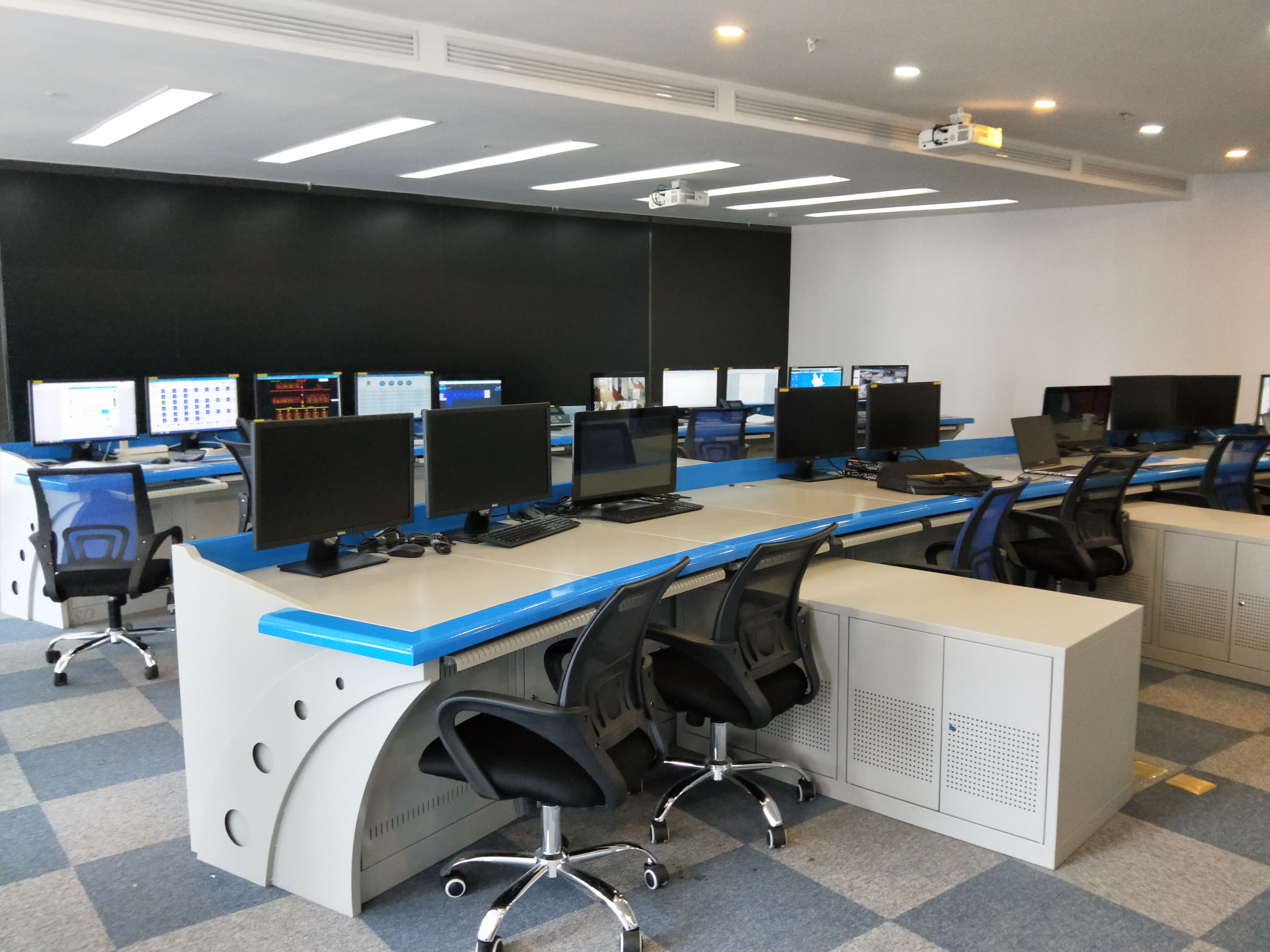 監控操作臺距離電視墻最佳距離是多少？