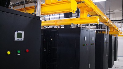 他這樣采購網絡機柜及鋁合金走線架供貨時間只用了圖騰機柜的三分之一