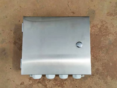 為高鐵加工的不銹鋼接線箱圓滿完成鈑金定制生產