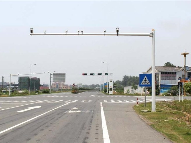 怎樣給不具備地下管道開挖條件的監控桿供電？