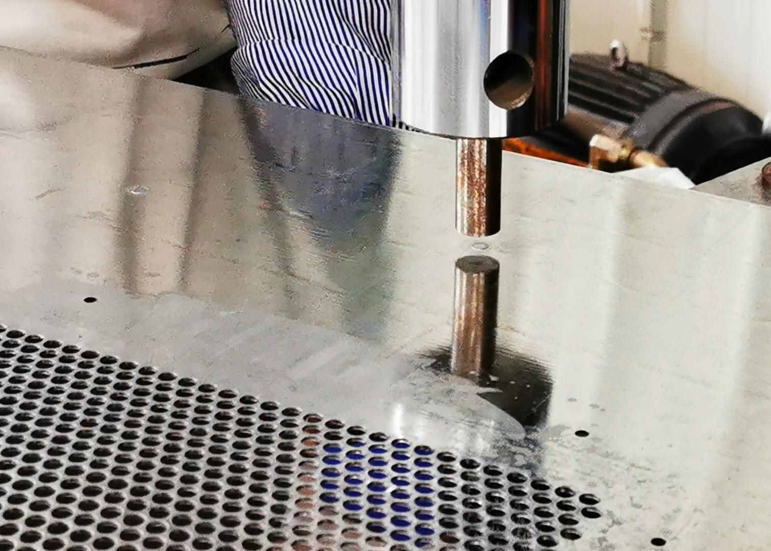 想要找廠家進(jìn)行“金屬殼體”鈑金定制應(yīng)該怎樣選擇關(guān)鍵詞