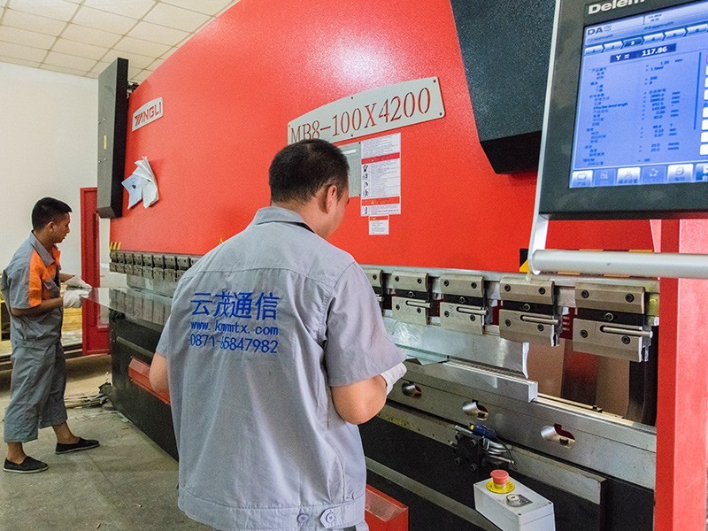 數(shù)控折彎機1